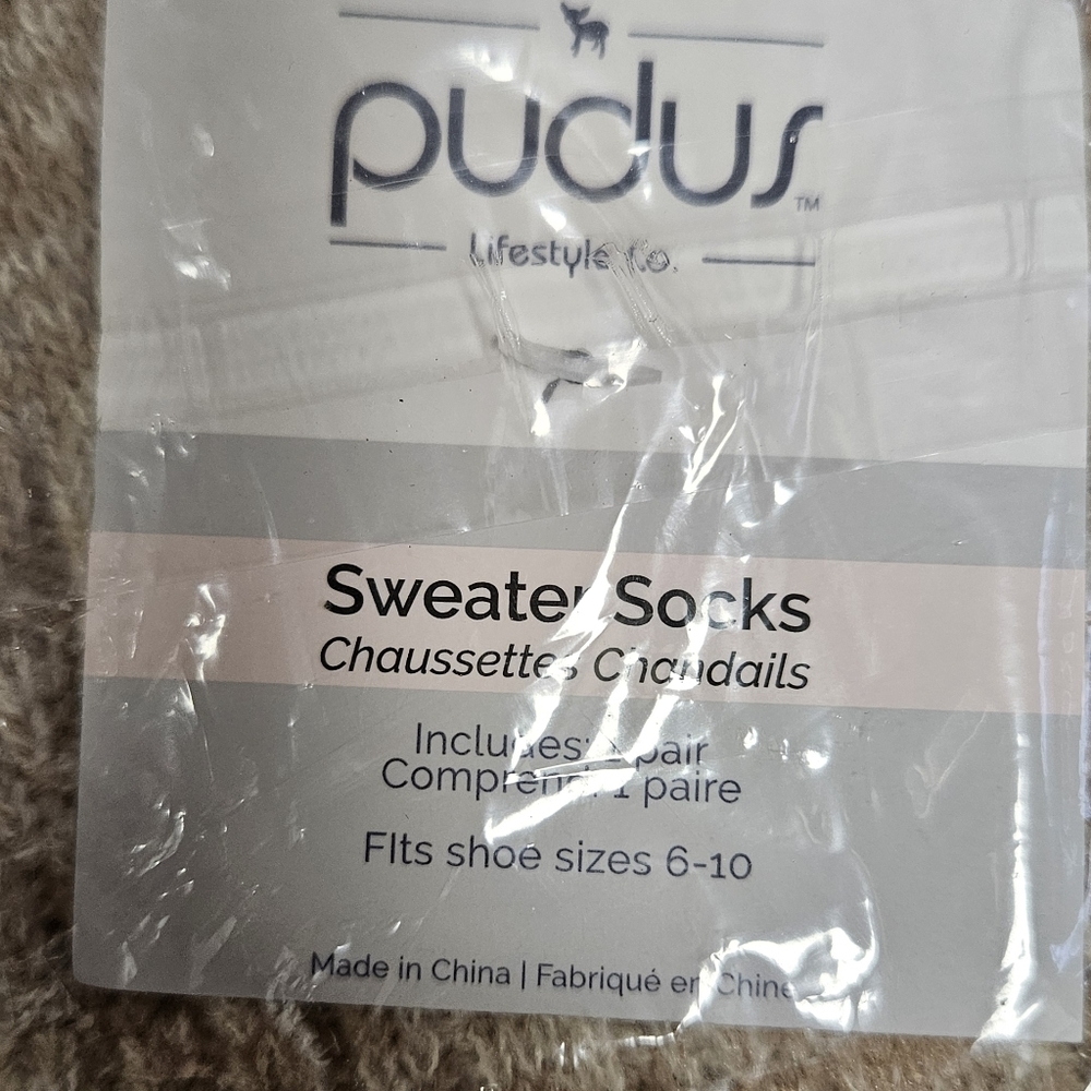 NWT PUDUS women's sweater socks. Cream/beige cable knit - Picture 3 of 4